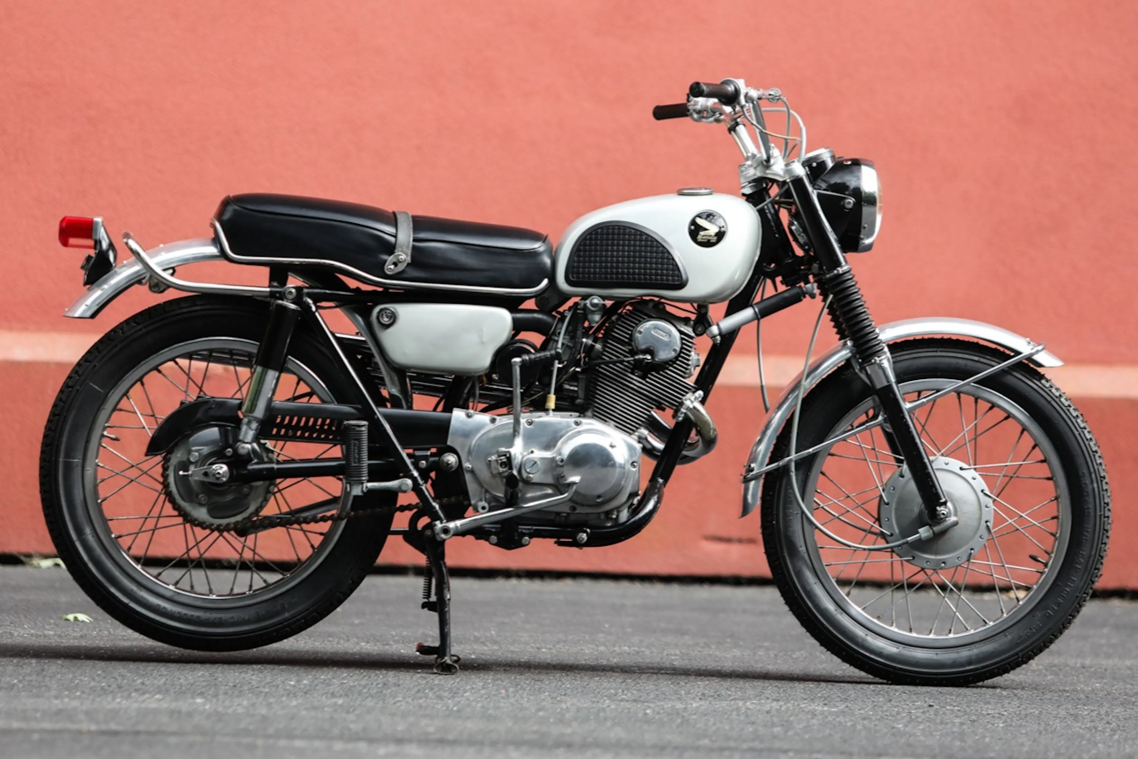 ホンダ、CL72.250cc.1961年式、タイプ1 Retrospective: Honda CL72 Scrambler 250: 1962 - 1965 | Rider Magazine